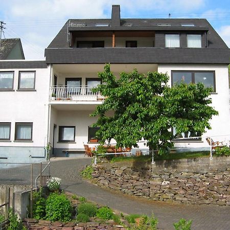 Gastehaus Weingut Arns Bed & Breakfast Reil Exterior photo