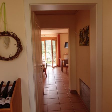 Gastehaus Weingut Arns Bed & Breakfast Reil Exterior photo