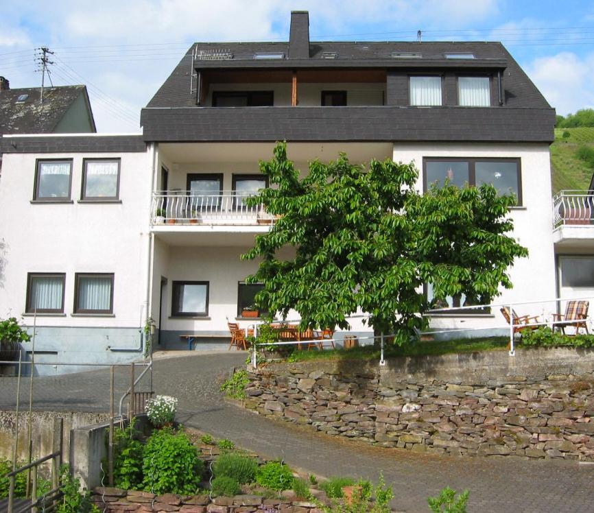 Gastehaus Weingut Arns Bed & Breakfast Reil Exterior photo